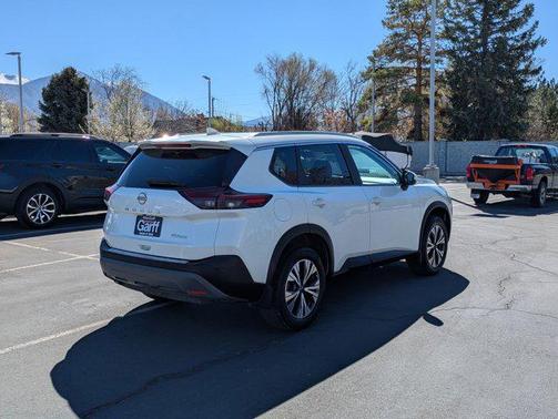 Pearl White Tricoat 2023 Nissan Rogue SV