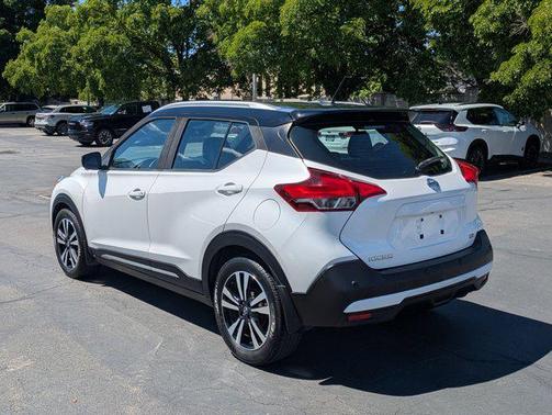 Aspen White/Super Black 2020 Nissan Kicks SR