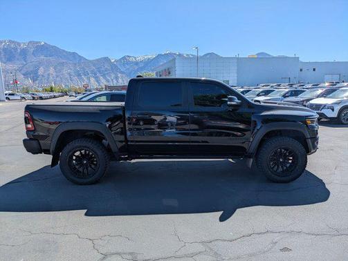 Diamond Black Crystal Pearlcoat 2021 RAM 1500 TRX