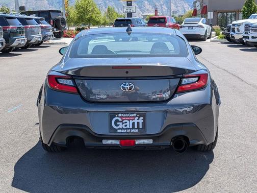 Pavement 2025 Toyota GR86 Base