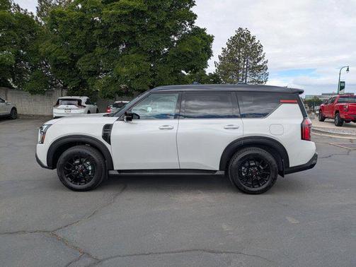 Aspen White Tricoat/Super Black 2026 Nissan Armada PRO-4X