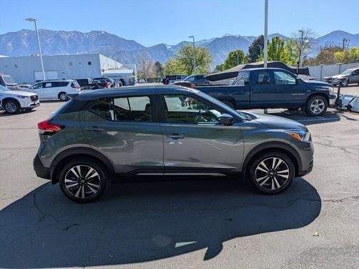 Gun Metallic 2020 Nissan Kicks SR
