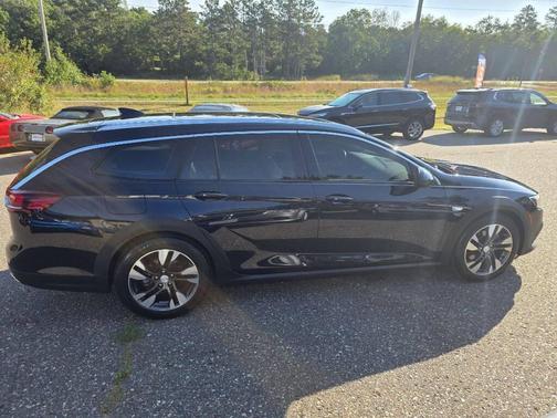 2018 Buick Regal TourX Essence