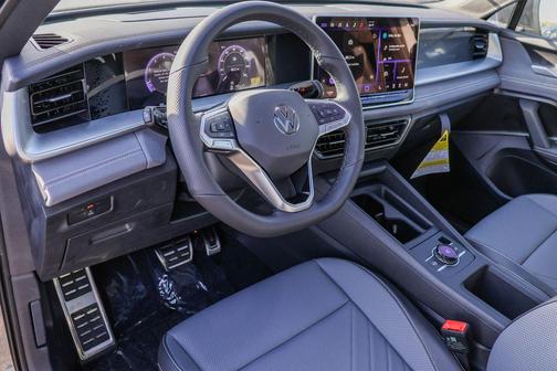 2025 Volkswagen Tiguan 2.0T SE R-Line Black