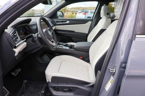 2025 Volkswagen Atlas Cross Sport 2.0T SEL Premium R-Line
