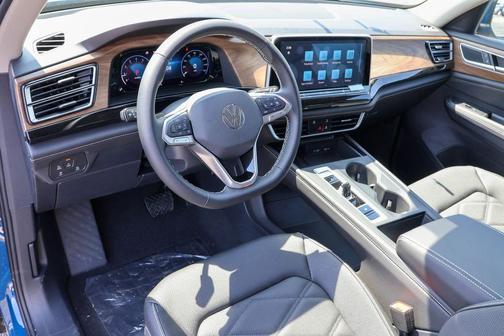 2025 Volkswagen Atlas 2.0T SE