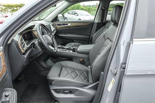 2025 Volkswagen Atlas 2.0T SE