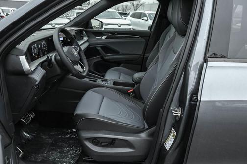 2025 Volkswagen Tiguan 2.0T SE R-Line Black