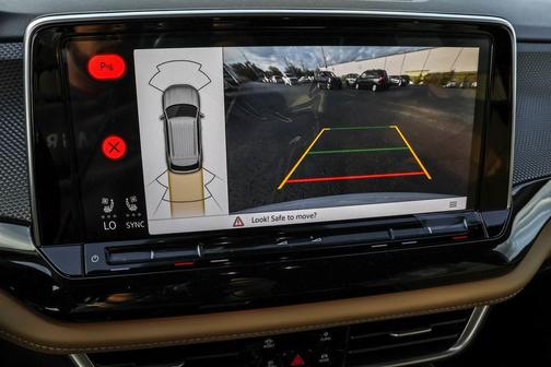 2026 Volkswagen Atlas Cross Sport 2.0T SEL