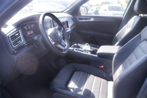 2025 Volkswagen Atlas Cross Sport 2.0T SEL