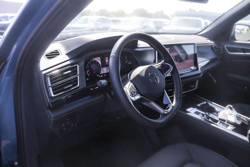 2025 Volkswagen Atlas Cross Sport 2.0T SEL