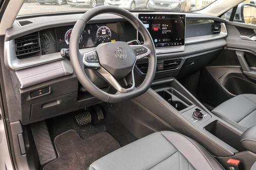 2025 Volkswagen Tiguan 2.0T SE