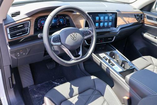 2025 Volkswagen Atlas 2.0T SE
