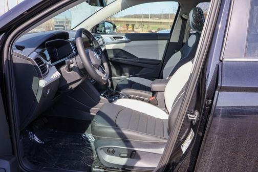 2025 Volkswagen Taos 1.5T SEL