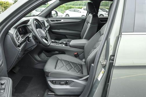 2025 Volkswagen Atlas Cross Sport 2.0T SE w/Technology