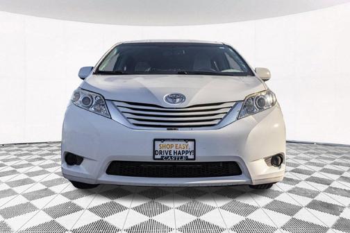 Super White 2015 Toyota Sienna LE