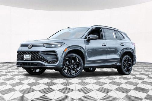 2025 Volkswagen Tiguan 2.0T SE R-Line Black