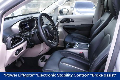 Silver Mist Clearcoat 2024 Chrysler Pacifica Hybrid Select