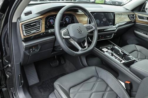2025 Volkswagen Atlas 2.0T SE