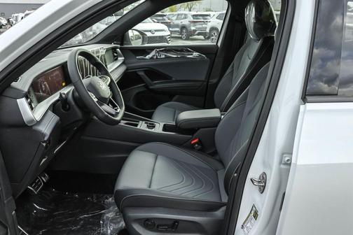 2025 Volkswagen Tiguan 2.0T SE R-Line Black