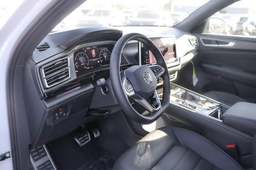 2026 Volkswagen Atlas Cross Sport 2.0T SEL R-Line Black