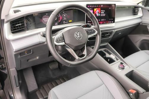 2025 Volkswagen Tiguan 2.0T SE