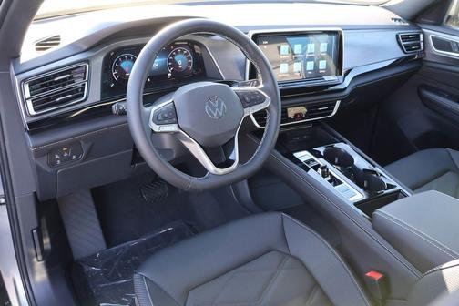 2025 Volkswagen Atlas Cross Sport 2.0T SE w/Technology
