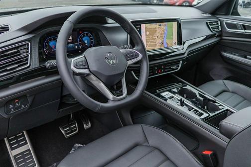 2026 Volkswagen Atlas Cross Sport 2.0T SEL R-Line Black