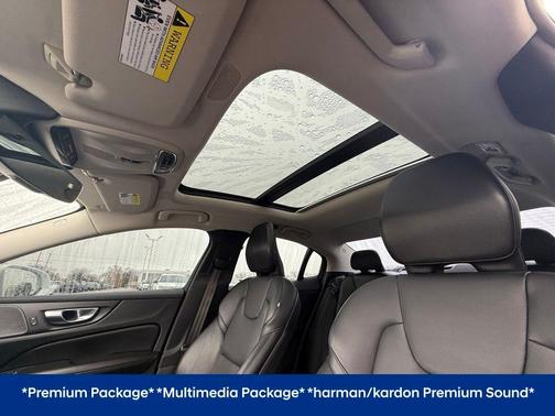 2020 Volvo S60 T6 Momentum