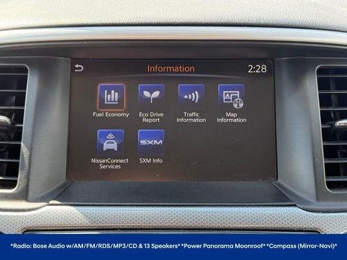 White 2017 Nissan Pathfinder SL