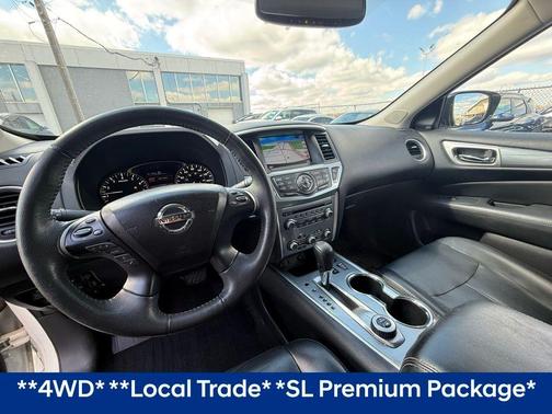 White 2017 Nissan Pathfinder SL