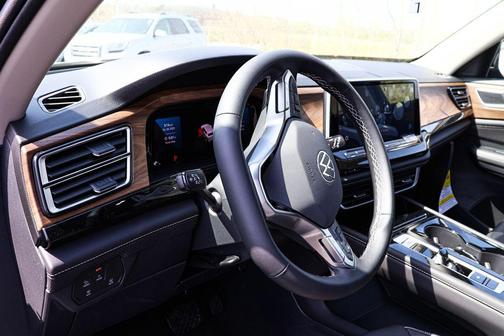 2025 Volkswagen Atlas 2.0T SE