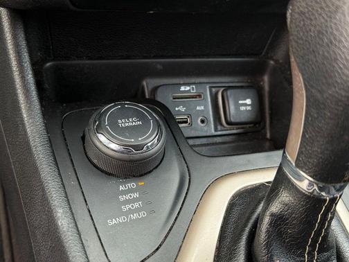 2017 Jeep Cherokee Sport