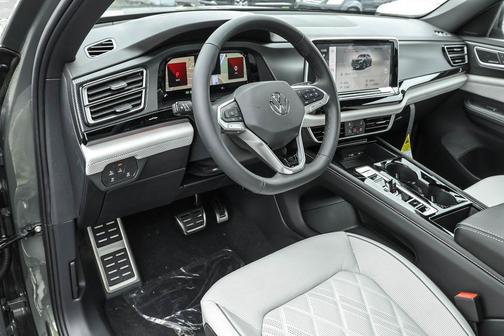 2025 Volkswagen Atlas Cross Sport 2.0T SEL Premium R-Line