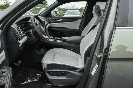 2025 Volkswagen Atlas Cross Sport 2.0T SEL Premium R-Line