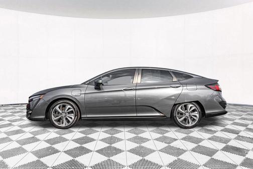 Modern Steel Metallic 2018 Honda Clarity Plug-In Hybrid Touring