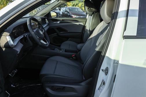 2025 Volkswagen Tiguan 2.0T SE R-Line Black