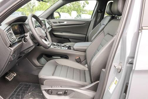 2025 Volkswagen Atlas Cross Sport 2.0T SEL R-Line Black