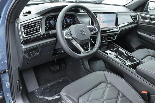 2025 Volkswagen Atlas Cross Sport 2.0T SE w/Technology
