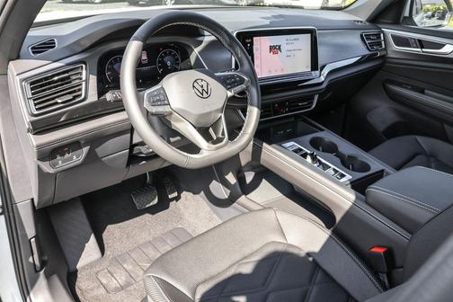 2026 Volkswagen Atlas Cross Sport 2.0T SE