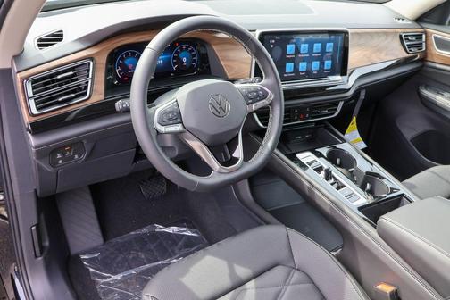 2025 Volkswagen Atlas 2.0T SE