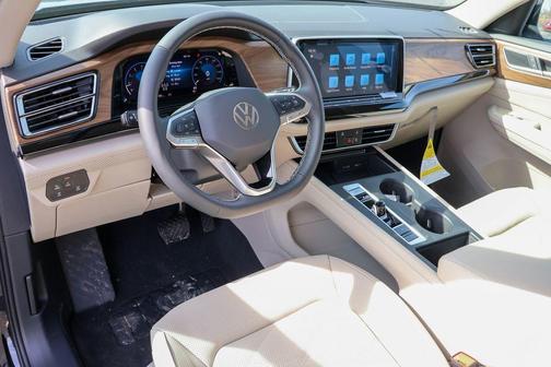 2025 Volkswagen Atlas 2.0T SE