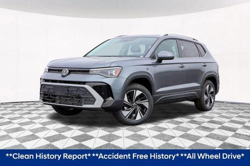 Platinum Gray Metallic 2025 Volkswagen Taos 1.5T SE