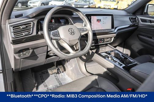 2025 Volkswagen Atlas Cross Sport 2.0T SE w/Technology