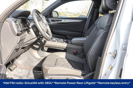 2025 Volkswagen Atlas Cross Sport 2.0T SE w/Technology