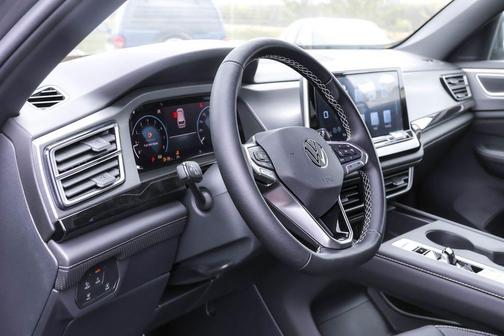 2025 Volkswagen Atlas Cross Sport 2.0T SE