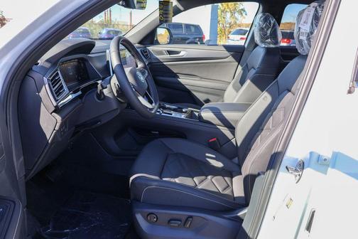 2025 Volkswagen Atlas Cross Sport 2.0T SE w/Technology