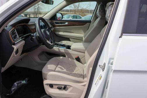 2025 Volkswagen Atlas 2.0T SE