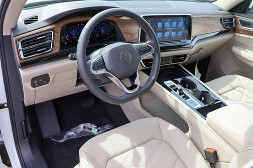 2025 Volkswagen Atlas 2.0T SE