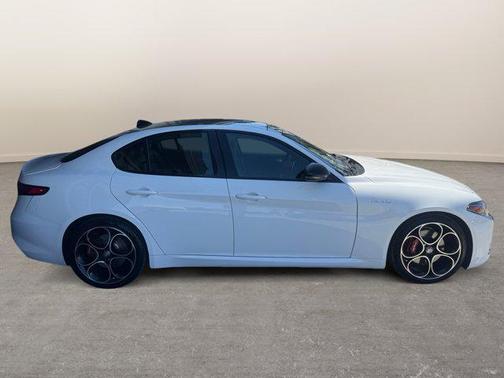 2022 Alfa Romeo Giulia Ti
